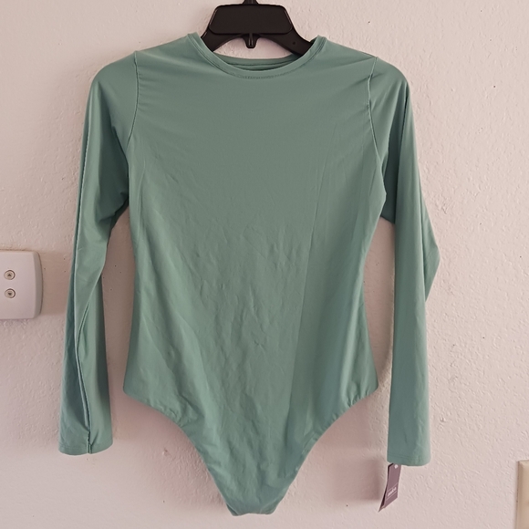 Auden Long‎ Sleeve Luxury Collection Bodysuit - Picture 2 of 6